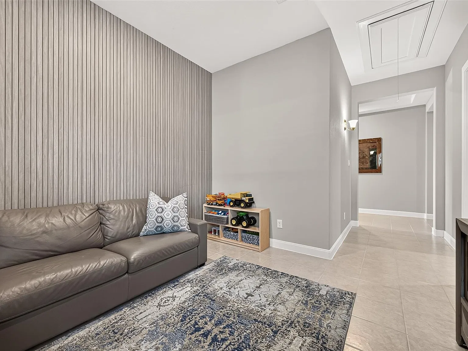 3 bed, 2312 sqft, $2,600 — Photo 3