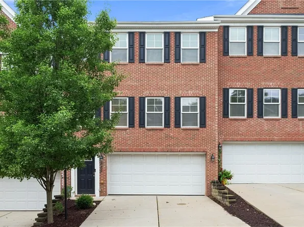 868 Highpointe Cir, Pittsburgh, PA 15220