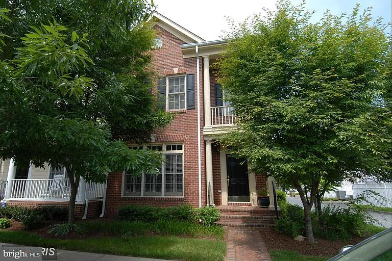 527 Goodland Pl photo 1