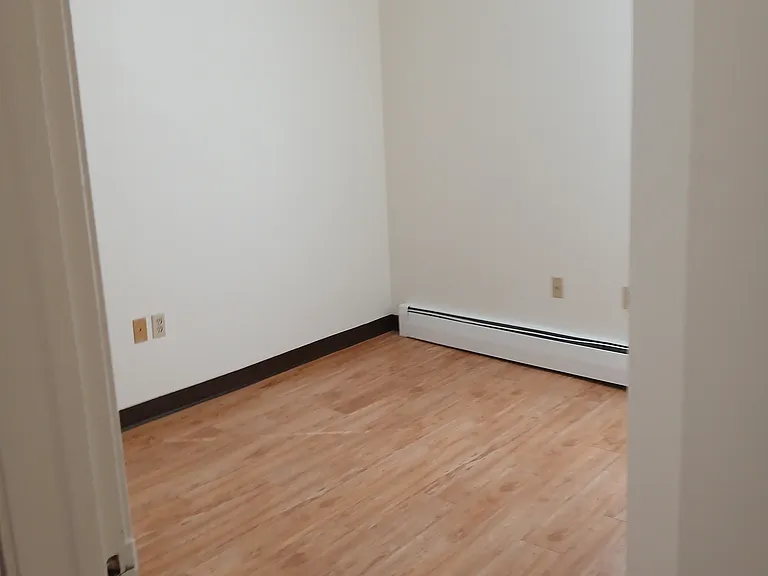202 Davenport Ave #301 — Photo 8