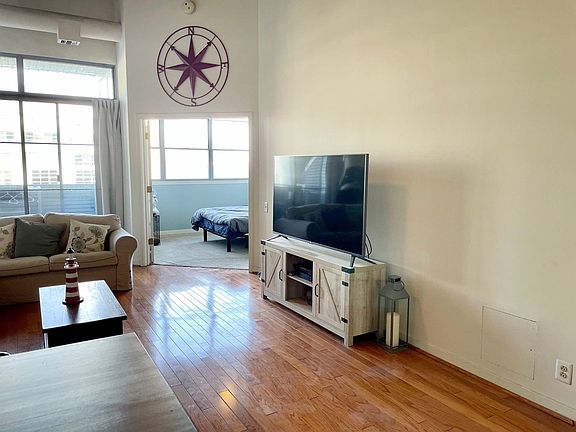 5th image of 3 N Columbus Blvd APT 269