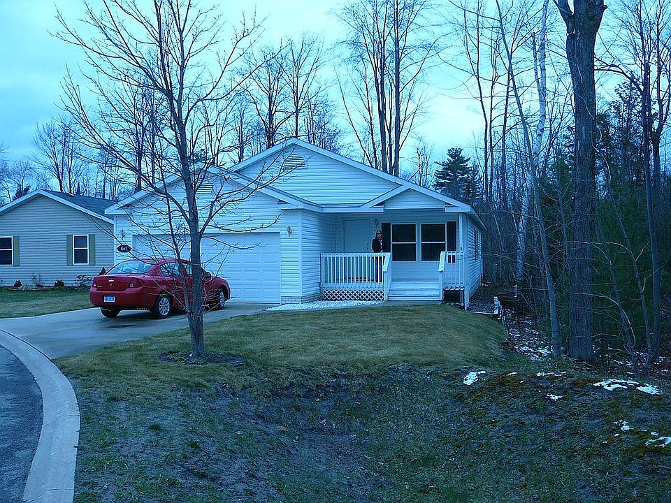 1st image of 611 Teal Ln