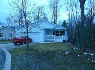 611 Teal Ln, Traverse City, MI 49686