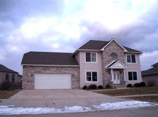 239 Saint Andrews Dr, Dekalb, IL 60115