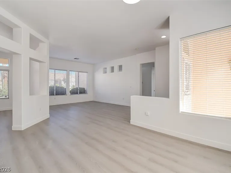 10800 Mission Lakes Ave — Photo 9