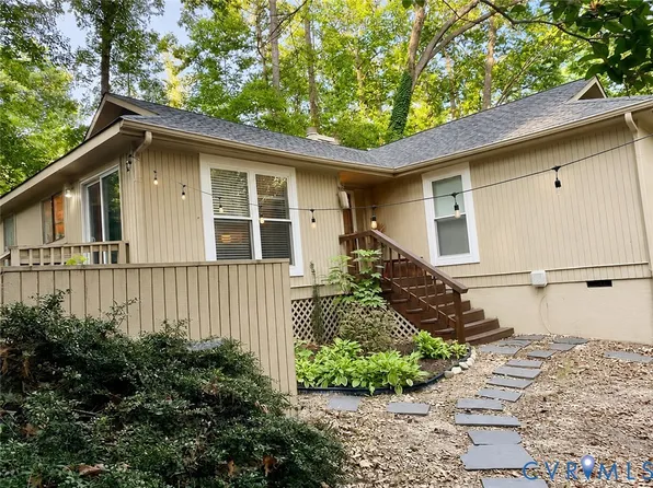 3113 Three Bridges Rd, Midlothian, VA 23112