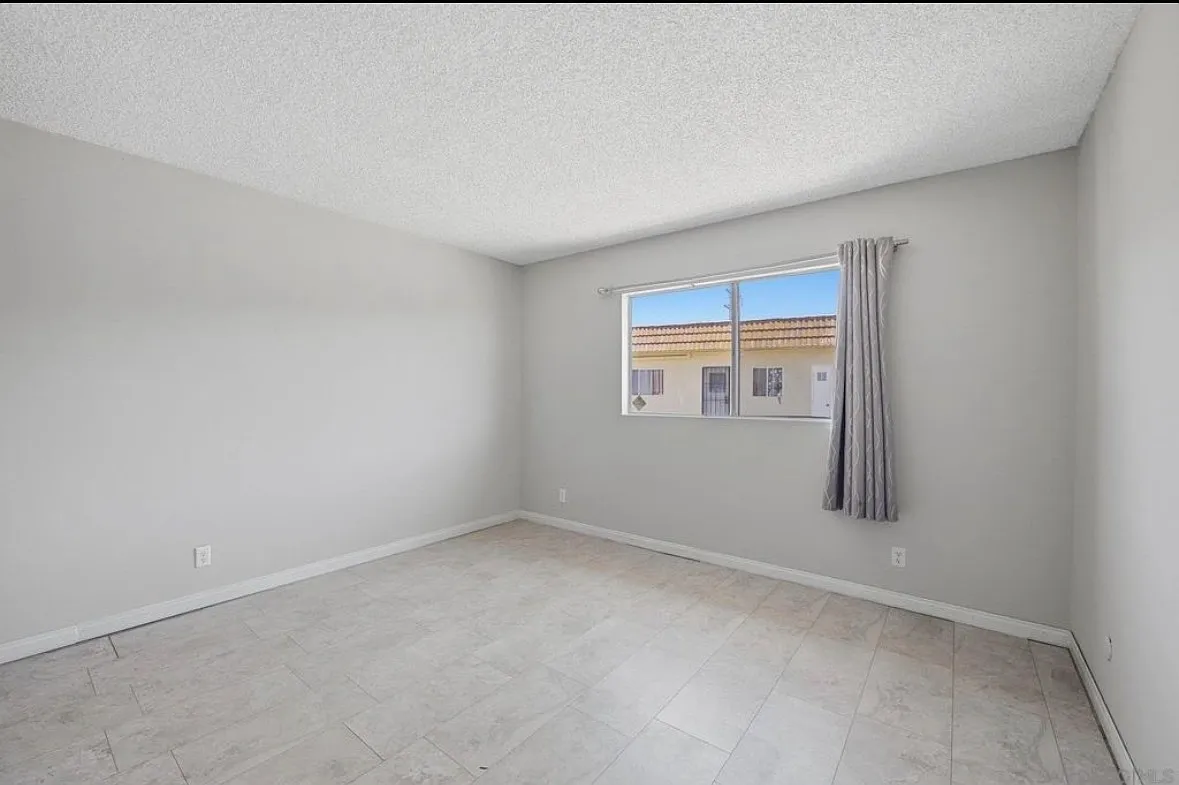 2 bed, 1.5 bath, 910 sqft, $2,595 — Photo 2