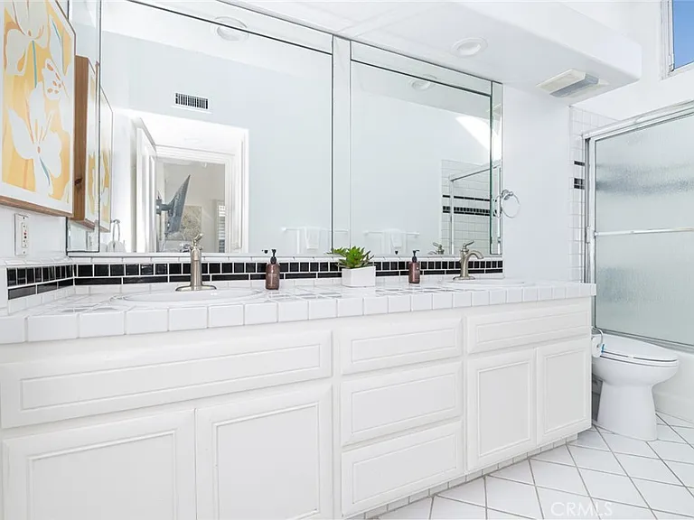 1720 W Oceanfront #B — Photo 31