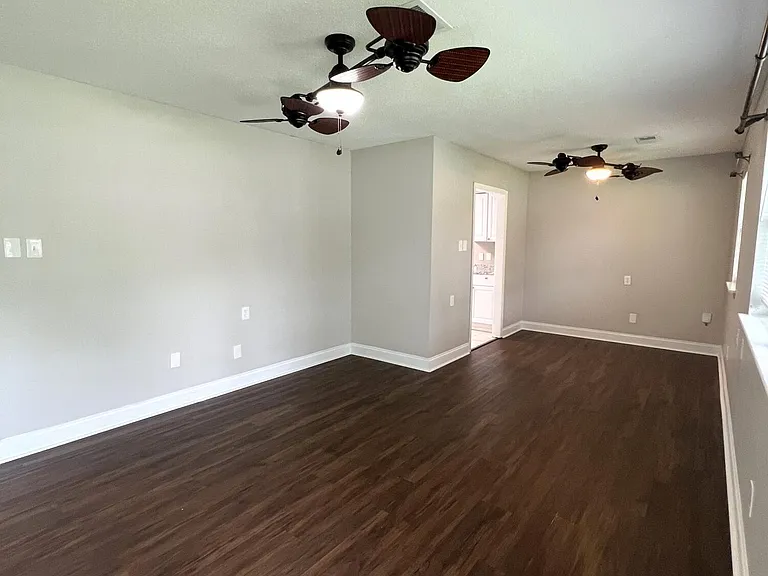 3625 Meadowlark Dr — Photo 2