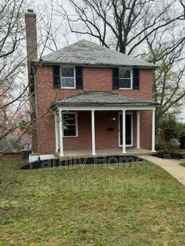 3 bed, 2.0 bath, 1664 sqft, $2,400 — Photo 1