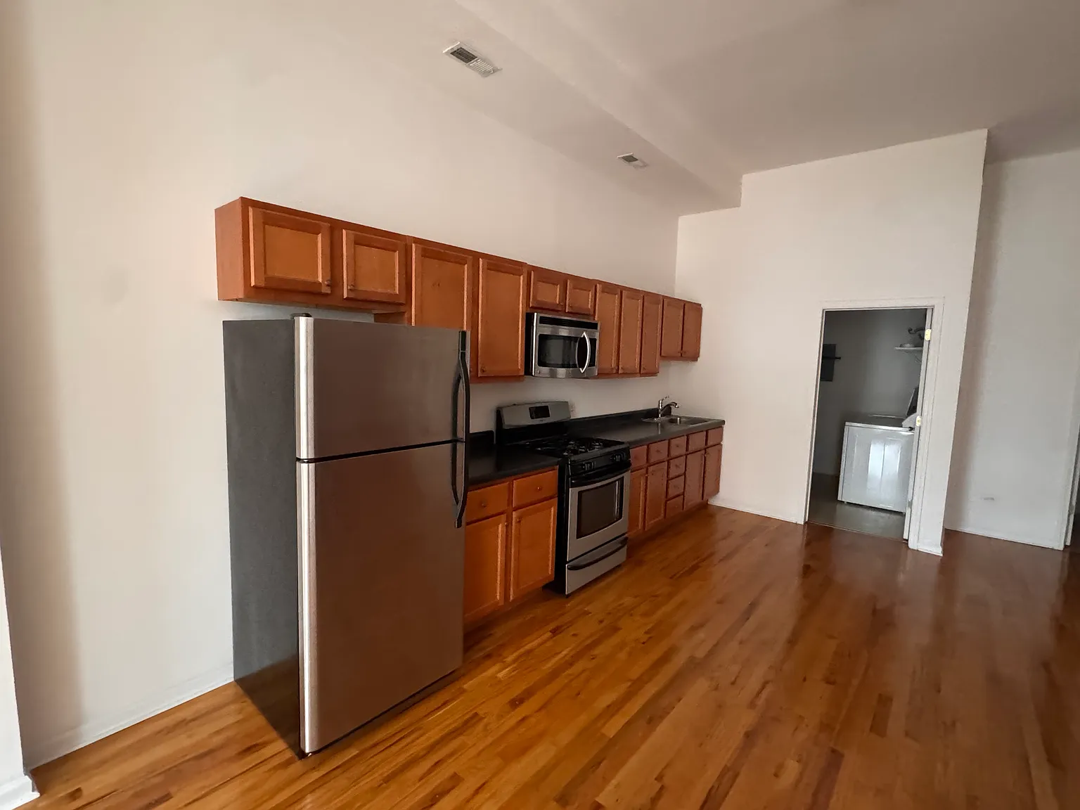 1 bed, 650 sqft, $1,575 — Photo 4