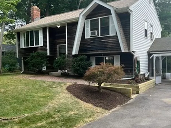 35 McKeon Dr, North Attleboro, MA 02760