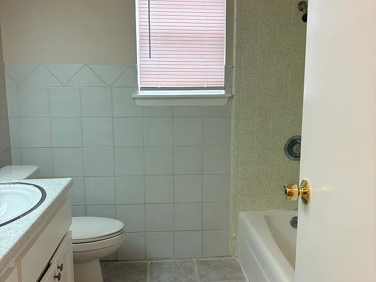 4514 Temple Hl — Photo 12