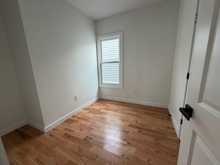 183 Woodside Ave #3F — Photo 7