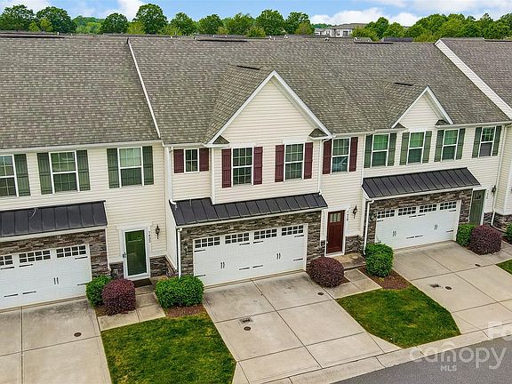 3rd image of 7428 White Elm Ln
