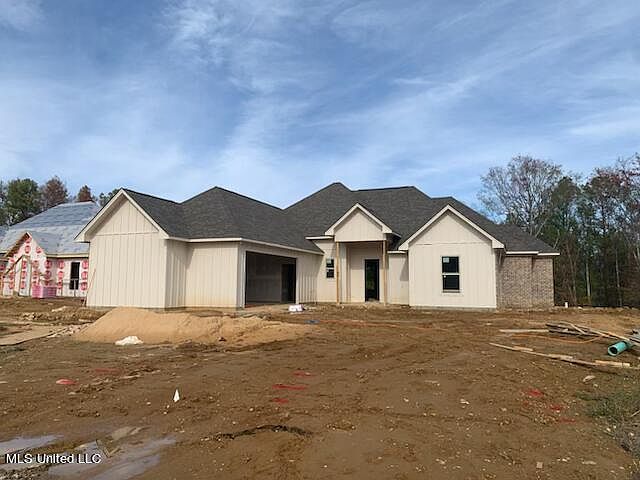 2nd image of 124 Catherine Blvd