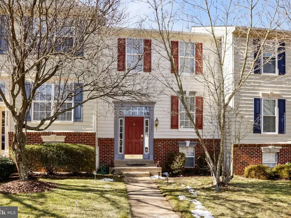 17511 Bristol Ter, Round Hill, VA 20141