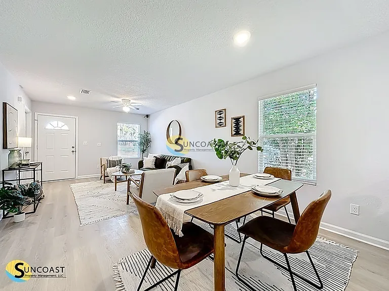 1336 W 30th St — Photo 8