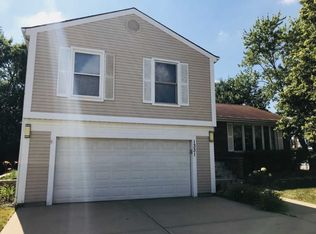 1331 Logsdon Ln, Buffalo Grove, IL
