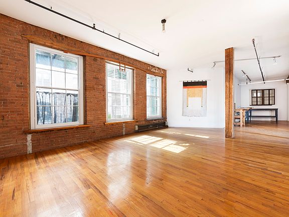 3rd image of 150 Thompson St APT 3A