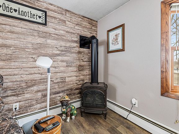 5th image of 36 Skunk Hollow Rd