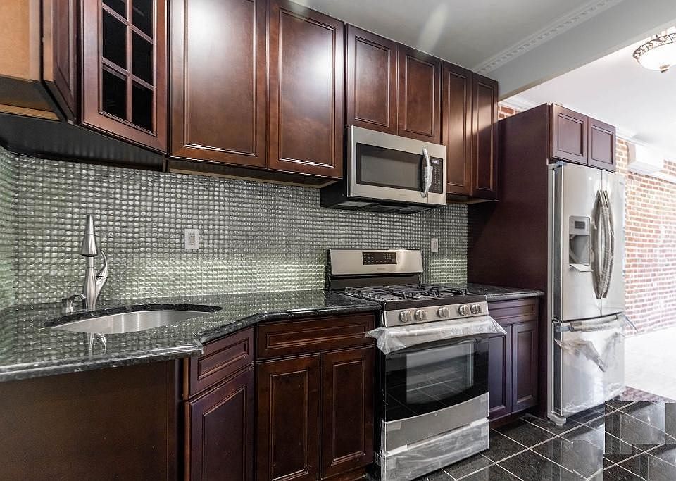 1st image of 245 W 134th St #3