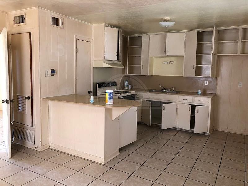 2nd image of 2204 Poage Ave #B