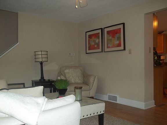 4th image of 380 Hackett Blvd #B
