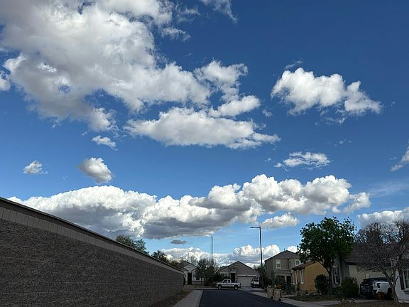 4th image of 29389 W Clarendon Ave