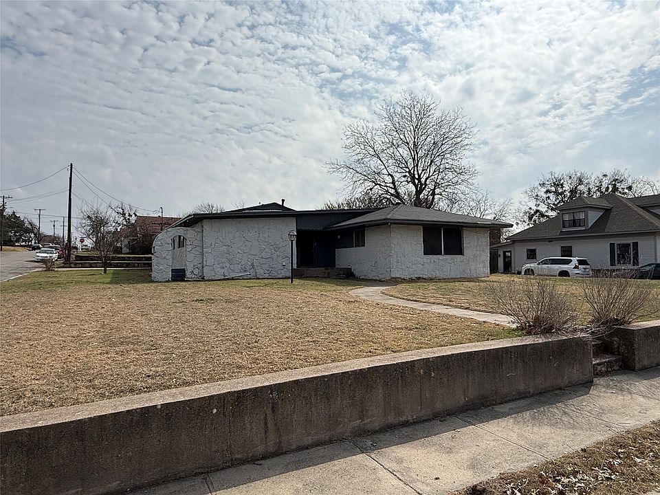 1st image of 1101 S Trinity St