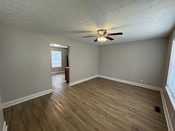 3rd image of 620 Artic Ave