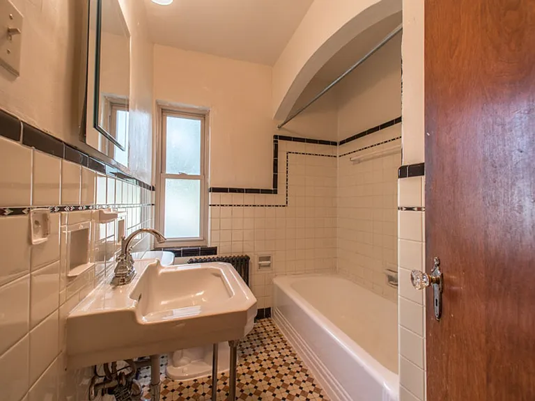 1br Near Uc, Daap & Hospitals | Prime Riddle Road Location — Photo 52