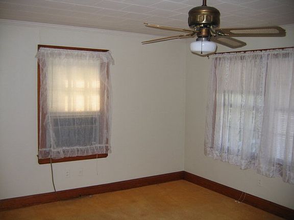 5th image of 790 Cascade Ave