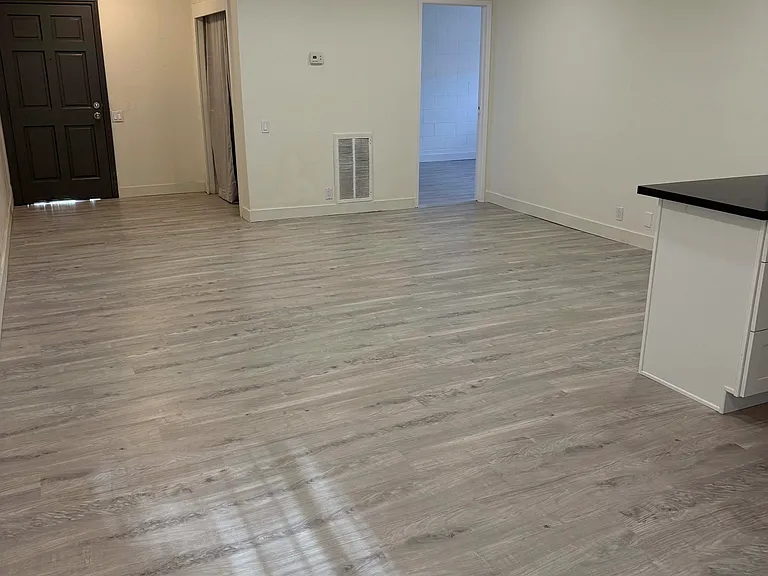 2913 Stewart Ave #4 — Photo 1