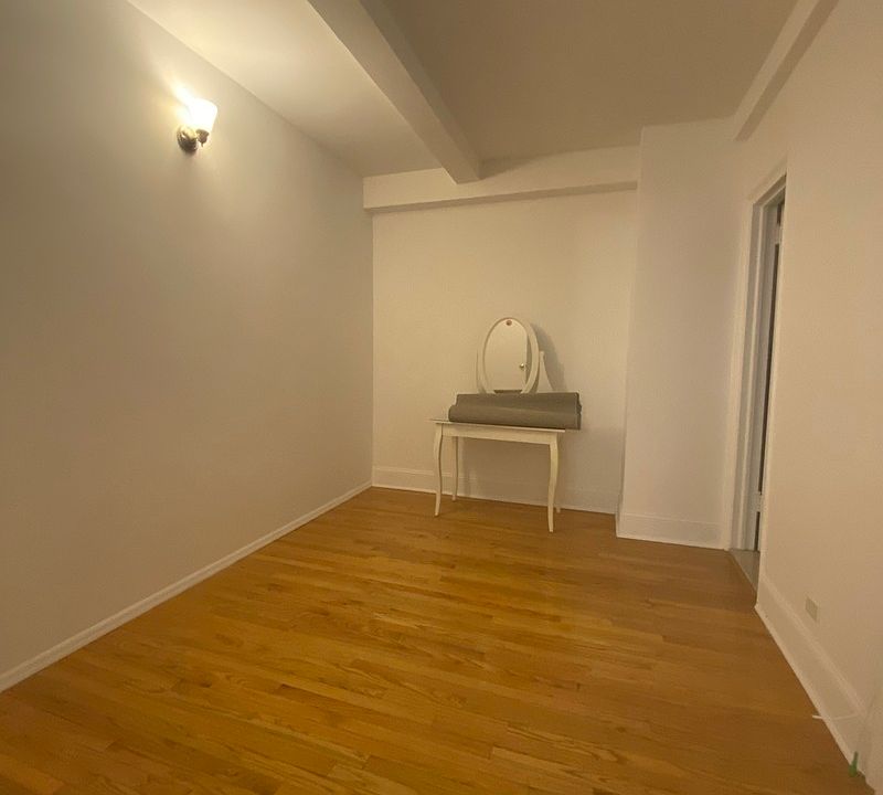 1st image of 200 W 70th St APT 3M