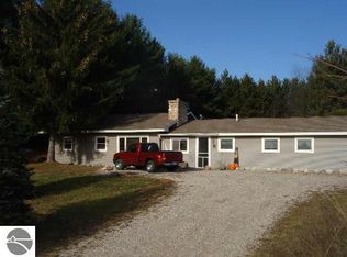 534 E Narlock Rd, Maple City, MI 49664