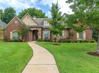 1011 Riverwood Dr, Longview, TX 75604
