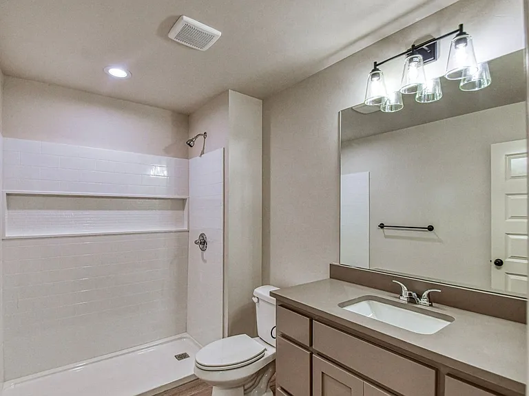 8101 Solare Pl — Photo 26