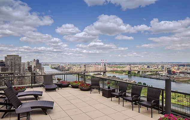 Sold by Corcoran | media 12