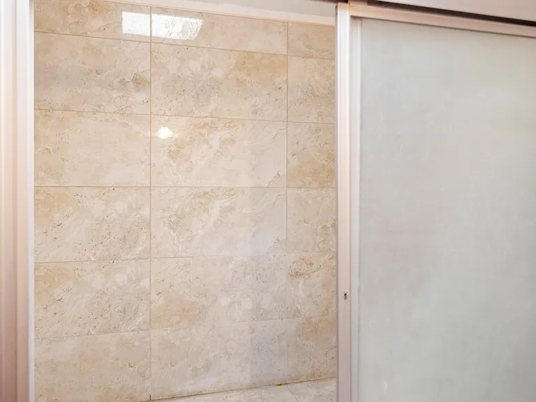 1300 James Kelley Dr — Photo 17