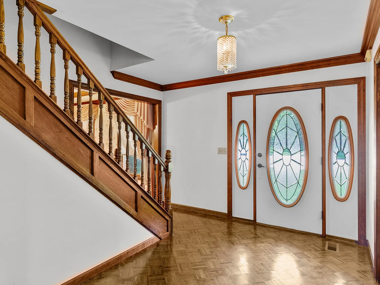 4 bed, 2.5 bath, 2914 sqft, $2,975 — Photo 3