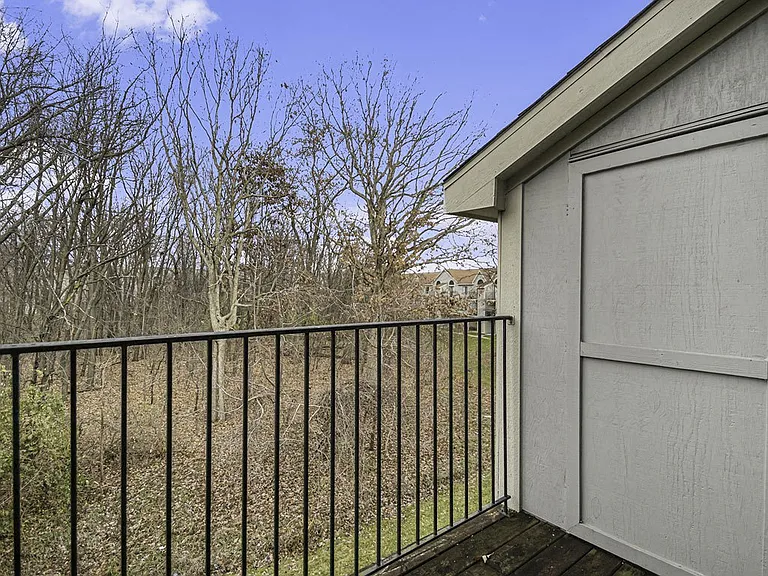 Indian Lakes Apartments — Photo 95
