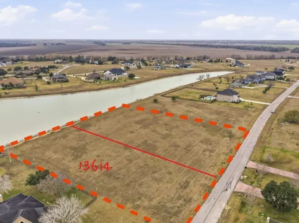 13614 Lake Ridge Dr, Richmond, TX 77469