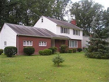 2nd image of 1911 Westwood Dr NW