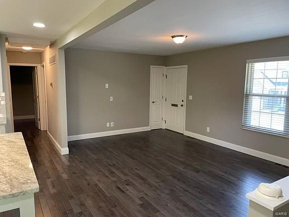 3rd image of 2412 Remington Ln