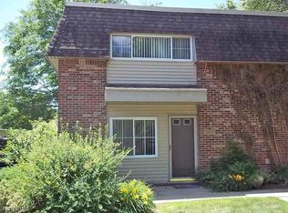 531 Longshore Dr APT A, Ann Arbor, MI