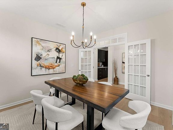 5th image of 15 Lakeside Way NE