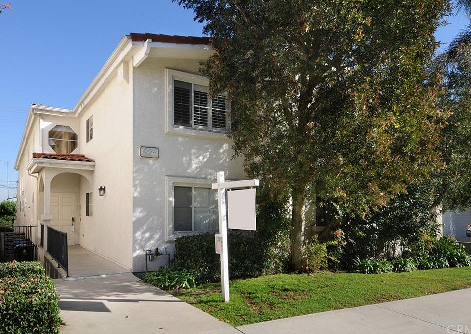 1st image of 926 S Leland St APT 3