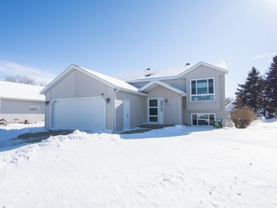 2606 33rd Ave S, Fargo, ND, 58104