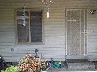 588 NW Buddy Ln APT B, Grants Pass, OR